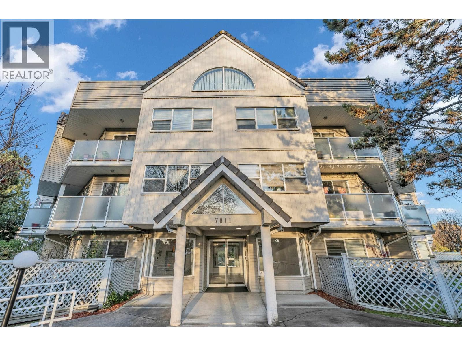 401 7011 BLUNDELL ROAD — Richmond, British Columbia - Main photo