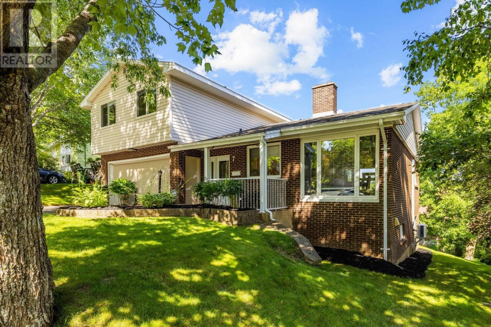 7 Benview Drive — Dartmouth, Nova Scotia - Main photo