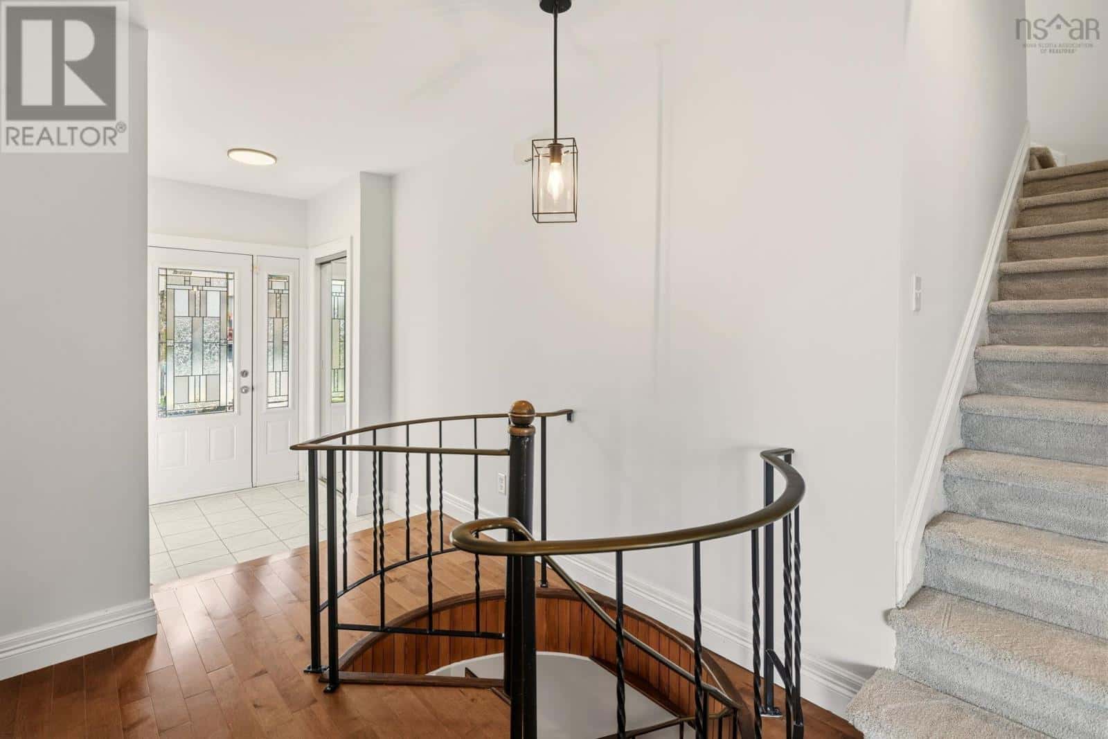 7 Benview Drive — Dartmouth, Nova Scotia - Photo 3 of 50