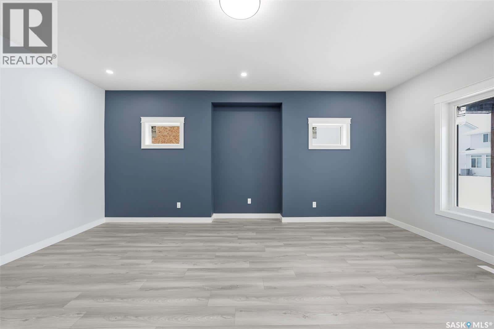 Saskatoon — Saskatoon - Photo 5 of 50