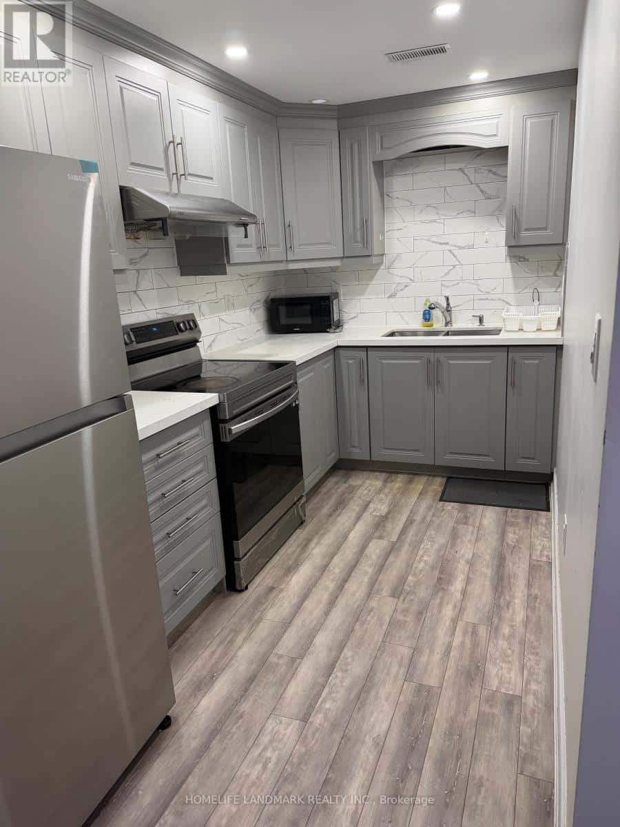 Brampton (Heart Lake West) — Brampton (Heart Lake West) - Photo 4 of 10