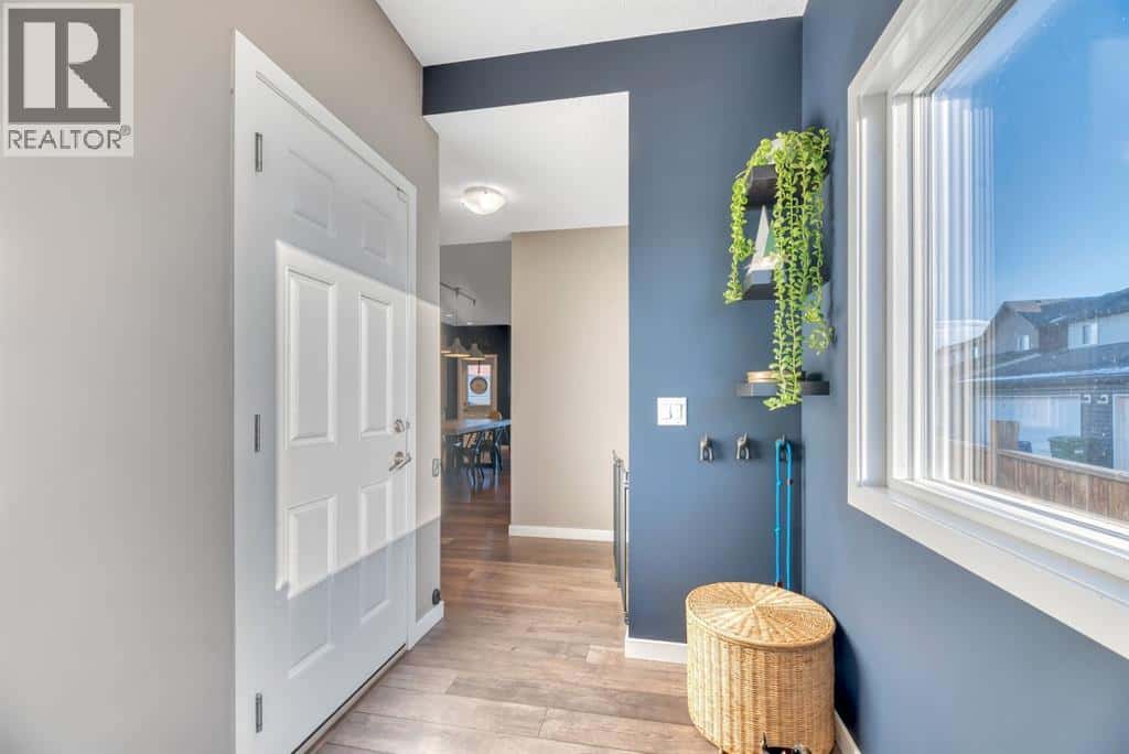 16 Legacy Reach Manor SE — Calgary, Alberta - Photo 3 of 39