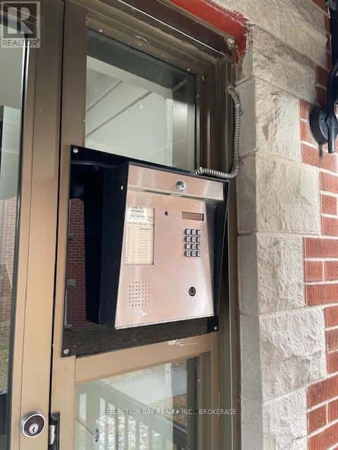 Hamilton (Stoney Creek) — Hamilton (Stoney Creek) - Photo 2 of 32