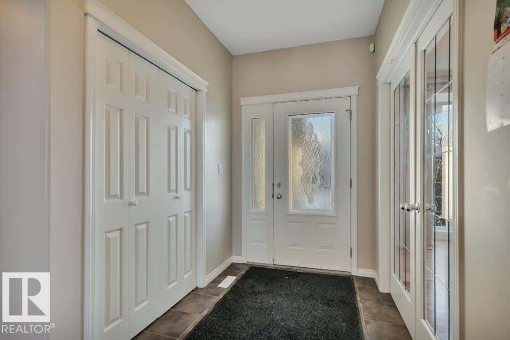 Edmonton — Edmonton - Photo 5 of 56