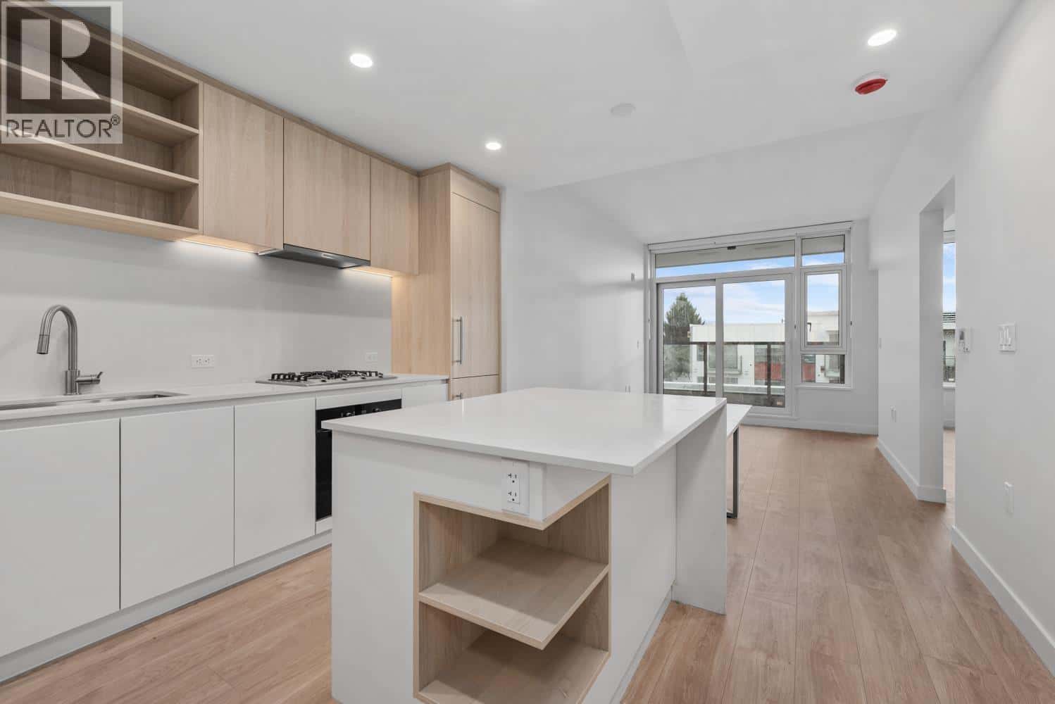 Vancouver — Vancouver - Photo 2 of 23