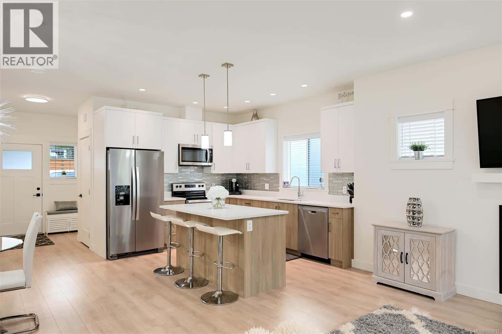 813 Tomack Loop — Langford - Photo 4 of 60