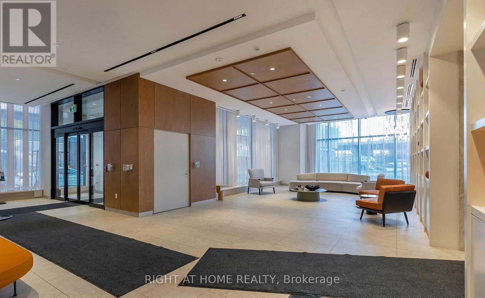 Toronto (Waterfront Communities) — Toronto (Waterfront Communities) - Photo 3 of 27