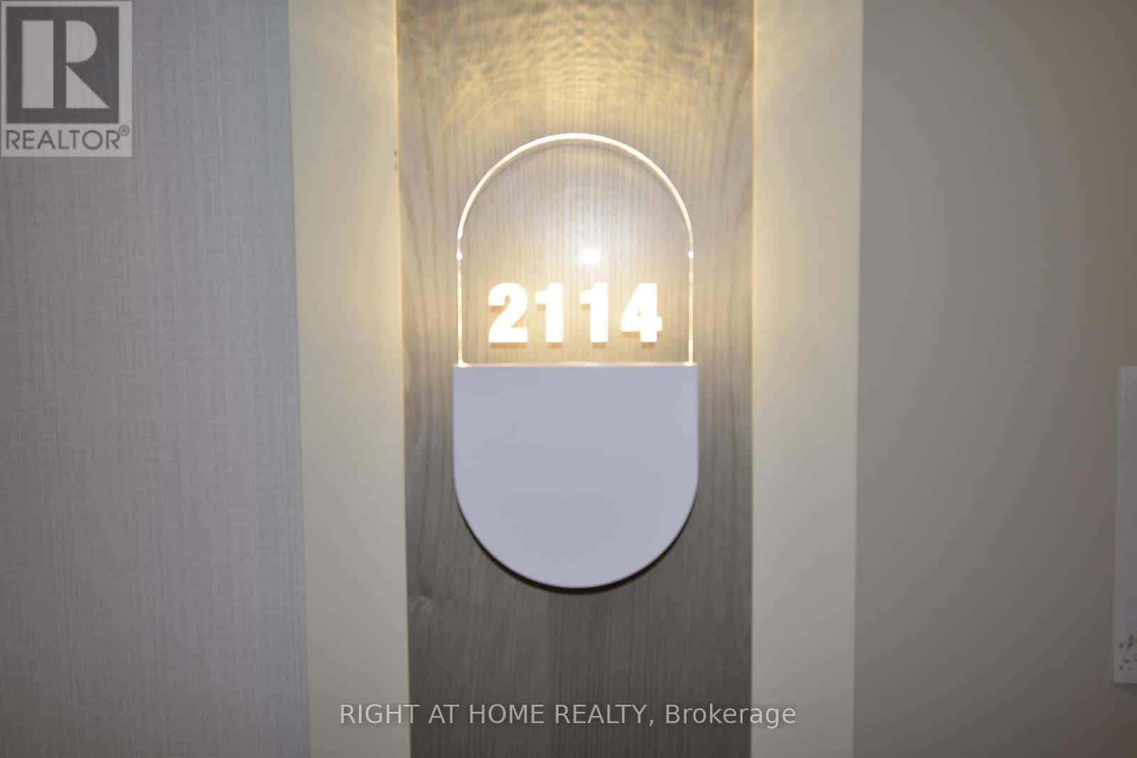 Toronto (Waterfront Communities) — Toronto (Waterfront Communities) - Photo 5 of 27