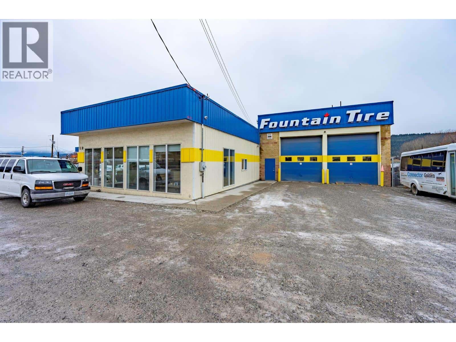 1025 10th Avenue — Golden, British Columbia - Photo 4 of 24