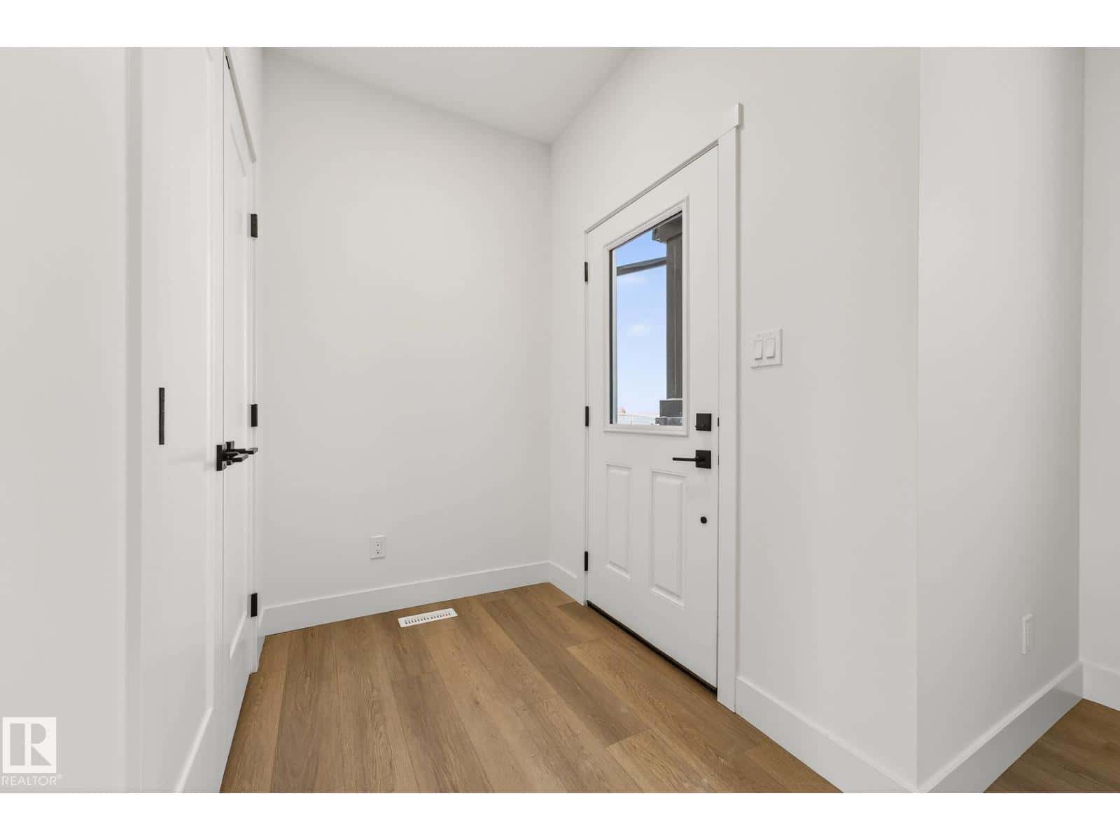 Morinville — Morinville - Photo 2 of 38