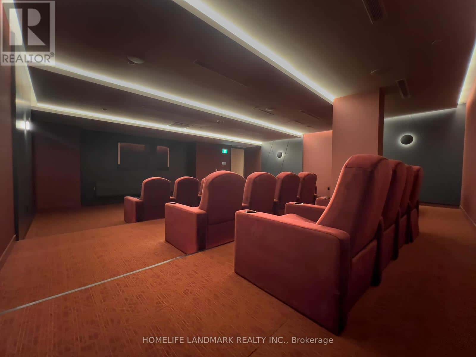 Toronto (Waterfront Communities) — Toronto (Waterfront Communities) - Photo 4 of 22