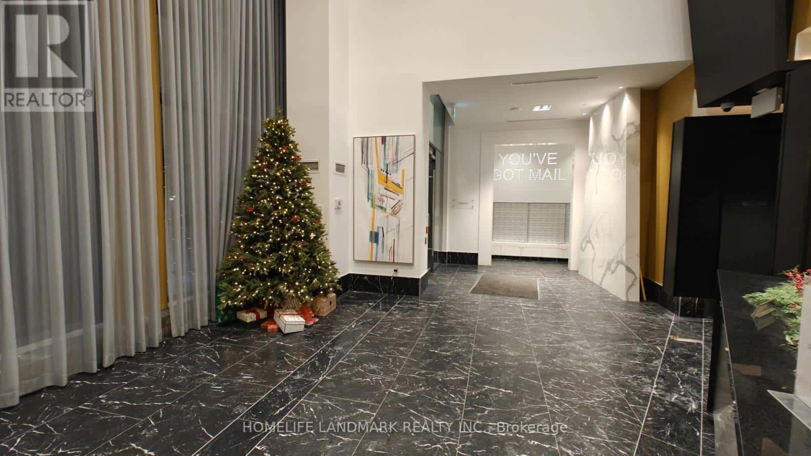 Toronto (Waterfront Communities) — Toronto (Waterfront Communities) - Photo 5 of 22