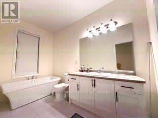 Richmond Hill — Richmond Hill - Photo 3 of 12