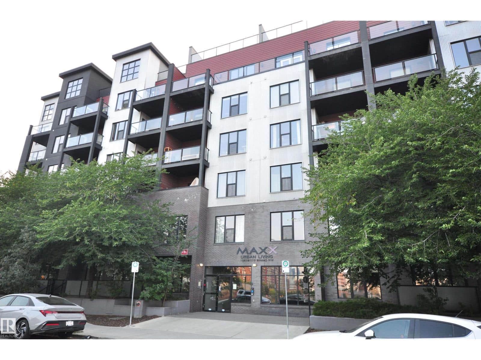 #407 10518 113 ST NW - Photo 2 of 19, Edmonton, Alberta