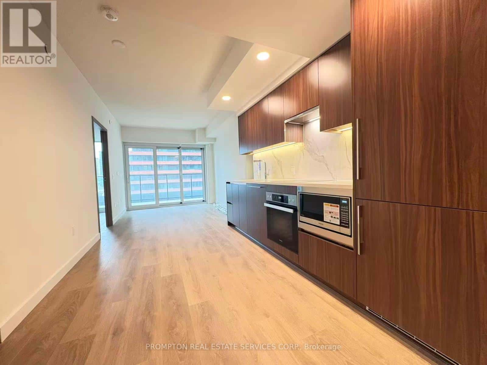 Toronto (Waterfront Communities) — Toronto (Waterfront Communities) - Photo 3 of 10