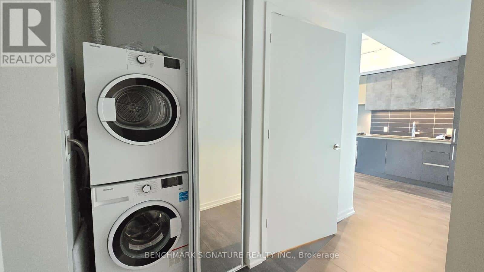 Vaughan (Vaughan Corporate Centre) — Vaughan (Vaughan Corporate Centre) - Photo 4 of 20