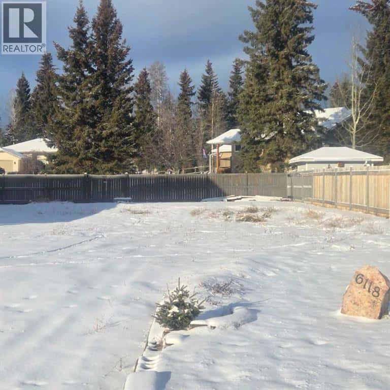 6118 11 Avenue — Edson, Alberta - Photo 2 of 5