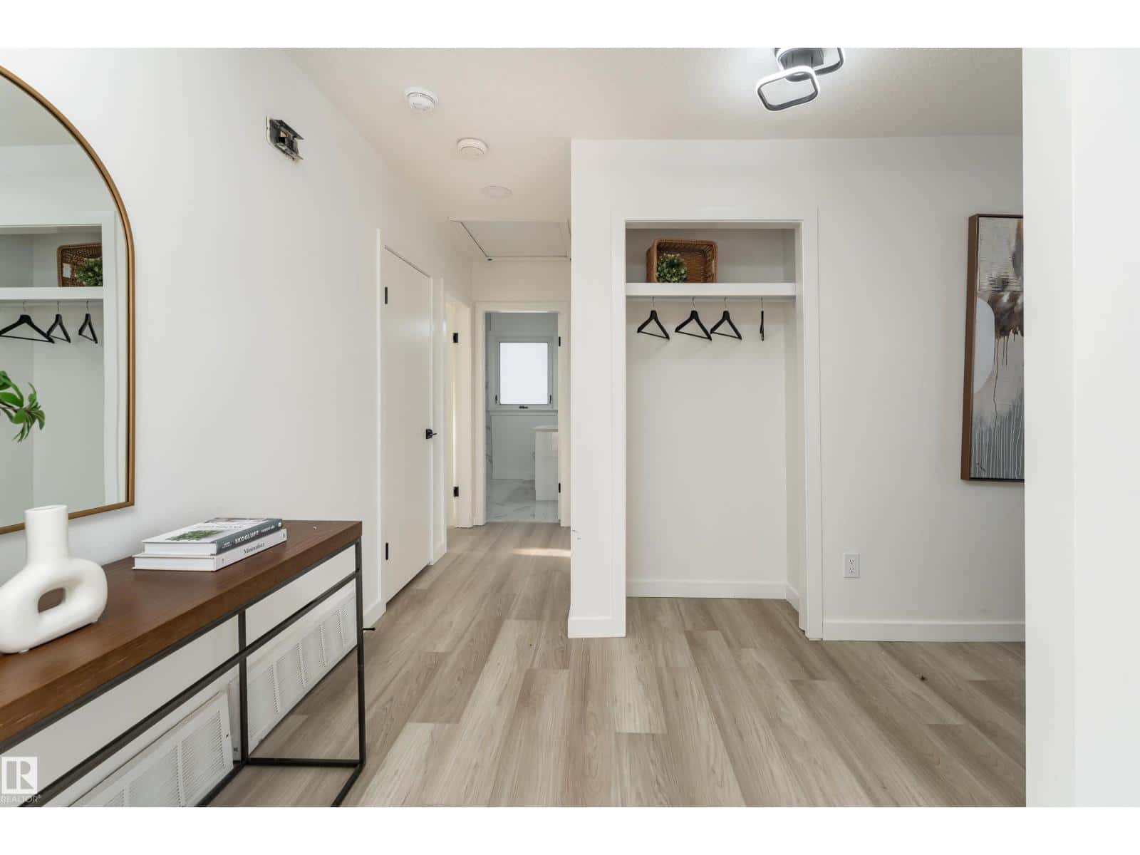 13307 116 AV NW — Edmonton, Alberta - Photo 3 of 41