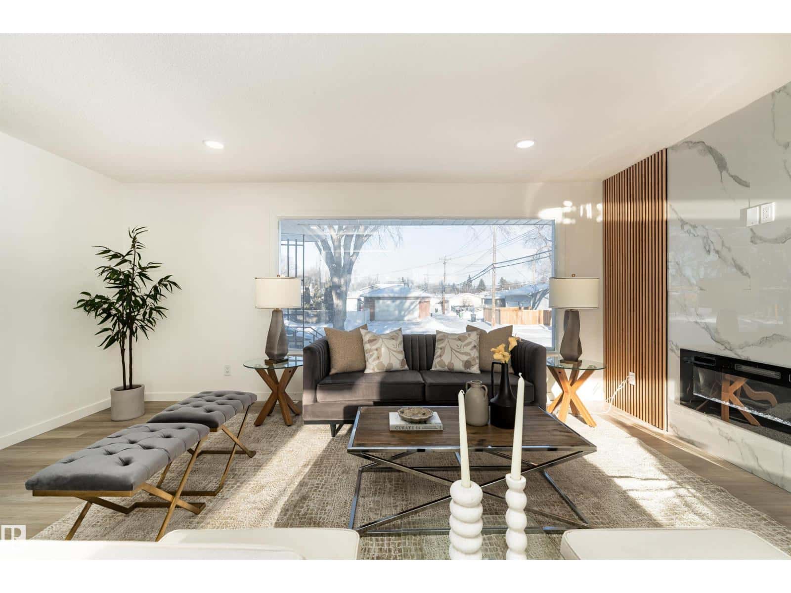 13307 116 AV NW — Edmonton, Alberta - Photo 5 of 41