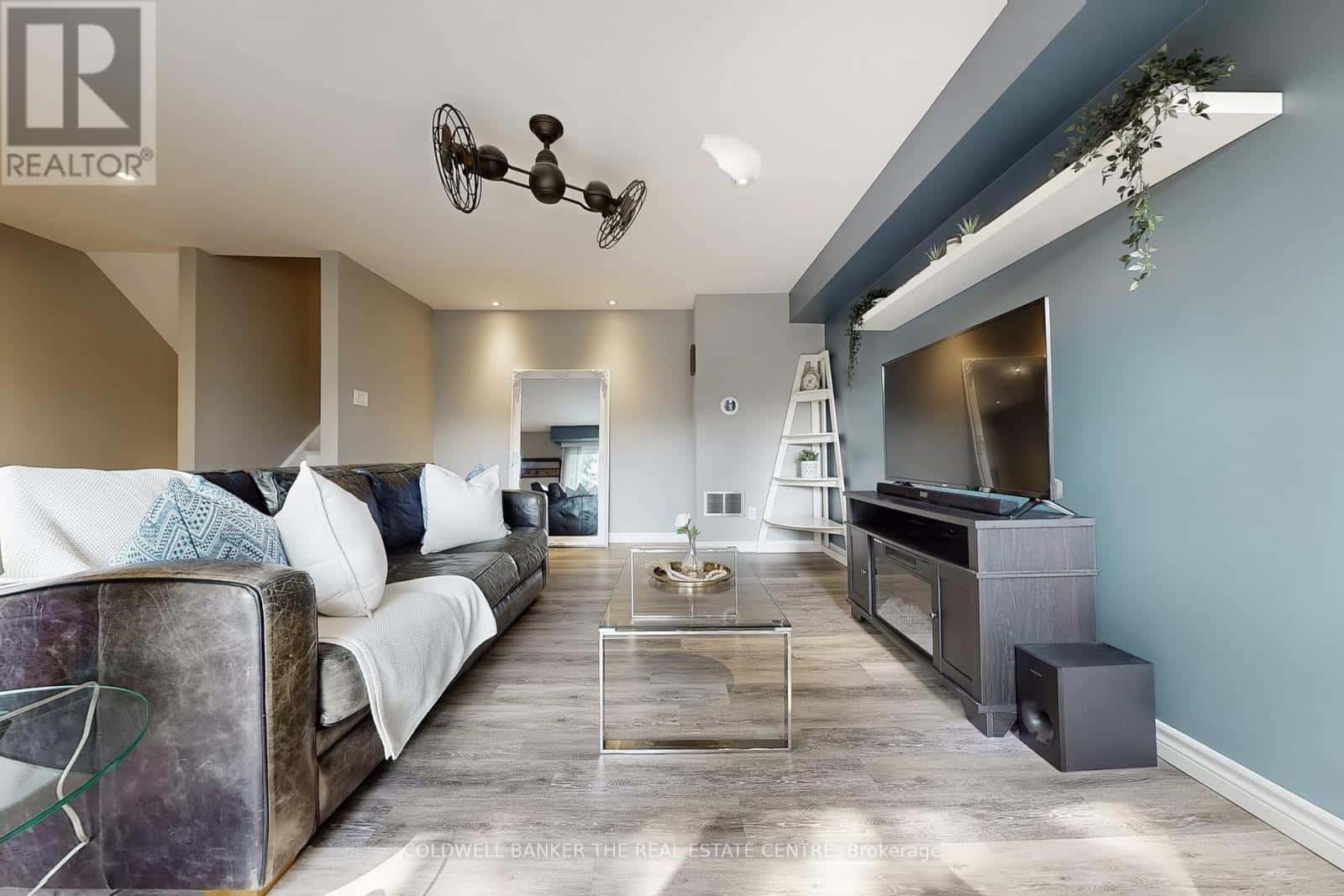 Aurora (Aurora Village) — Aurora (Aurora Village) - Photo 3 of 42