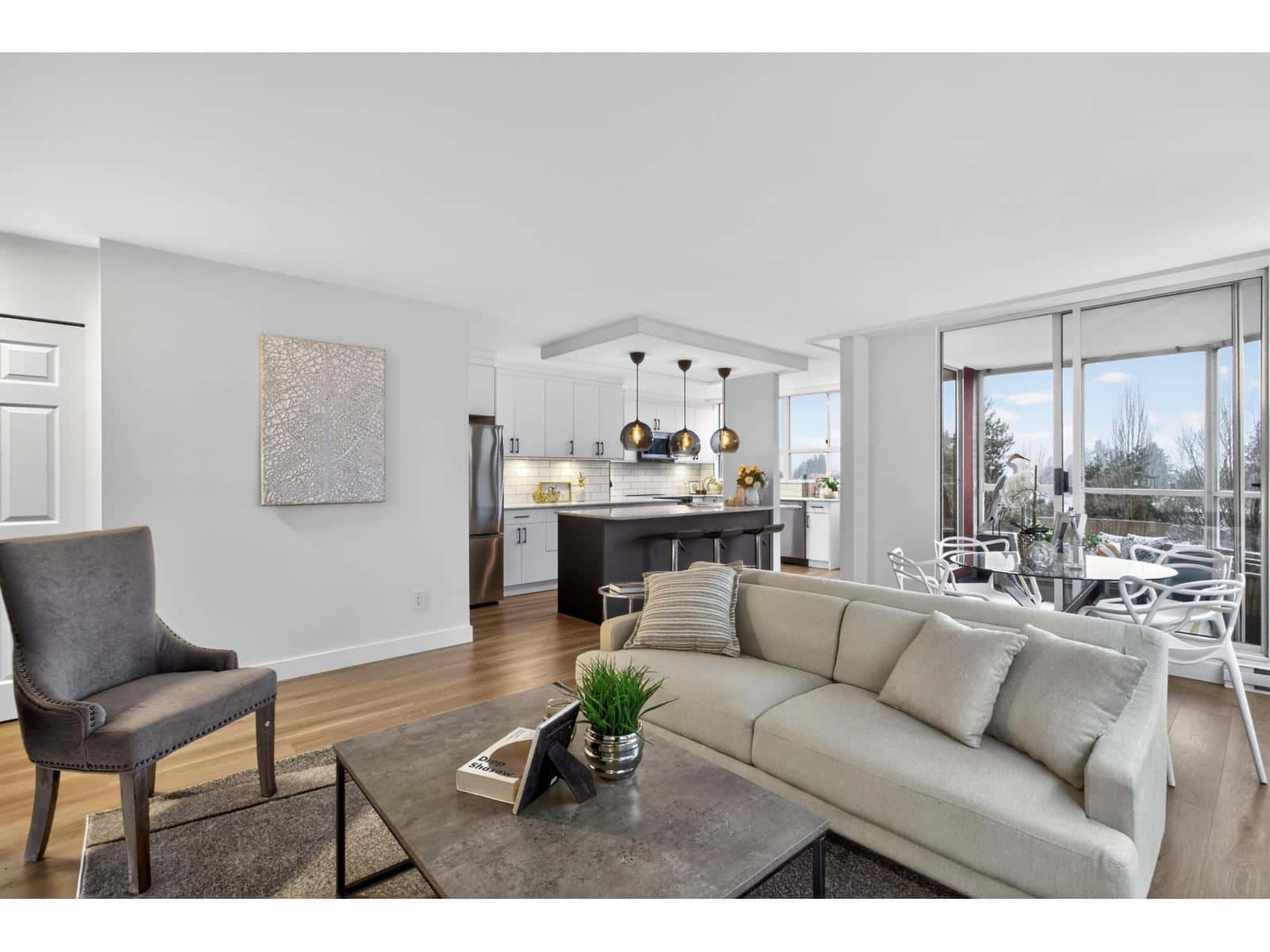 Delta — Delta - Photo 4 of 31