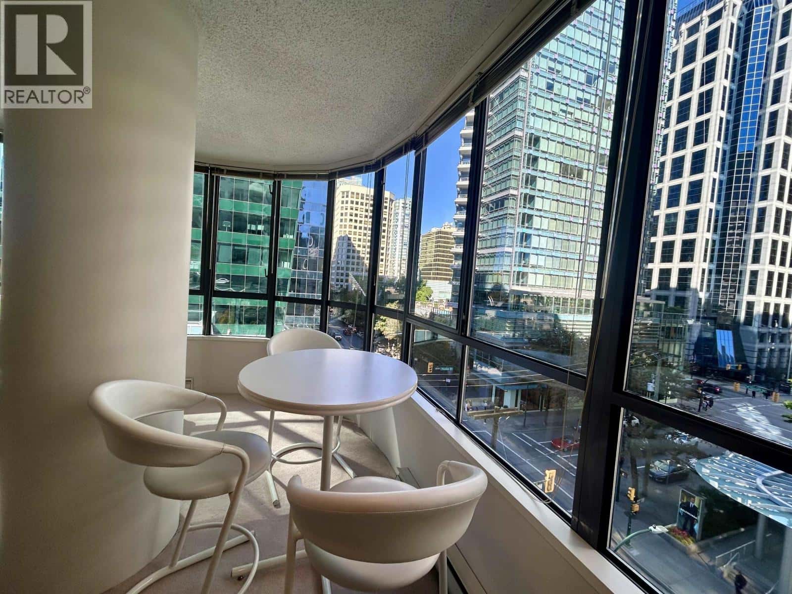 Vancouver — Vancouver - Photo 4 of 22