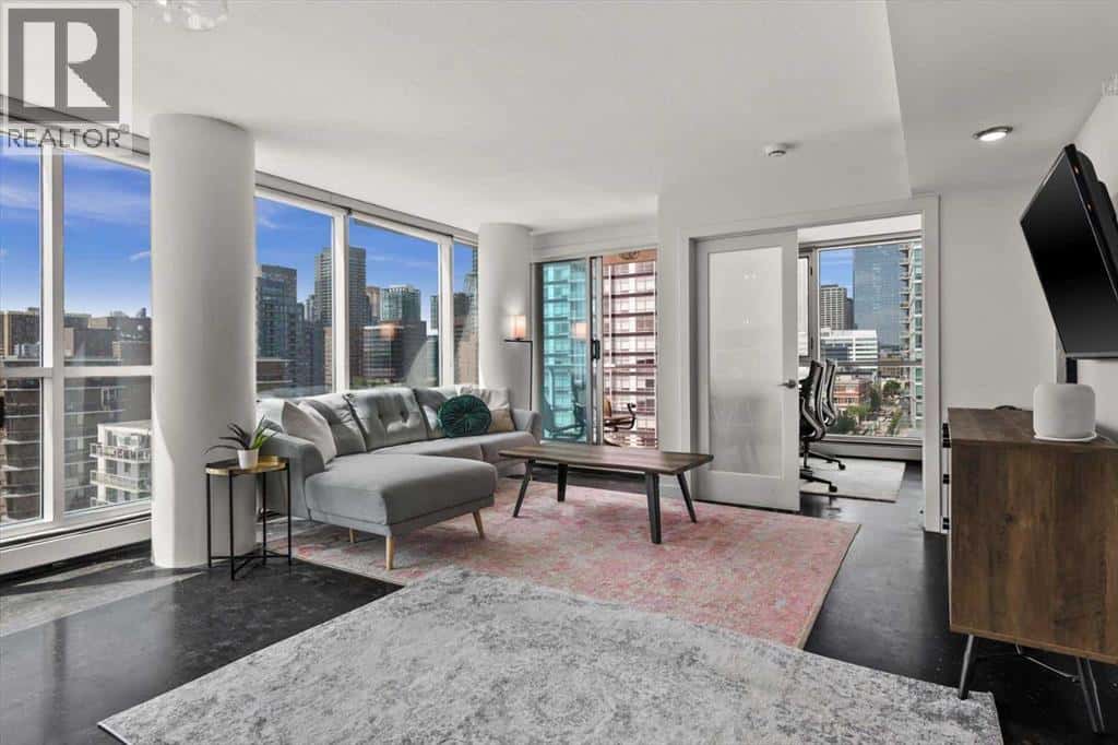 Calgary — Calgary - Photo 4 of 42