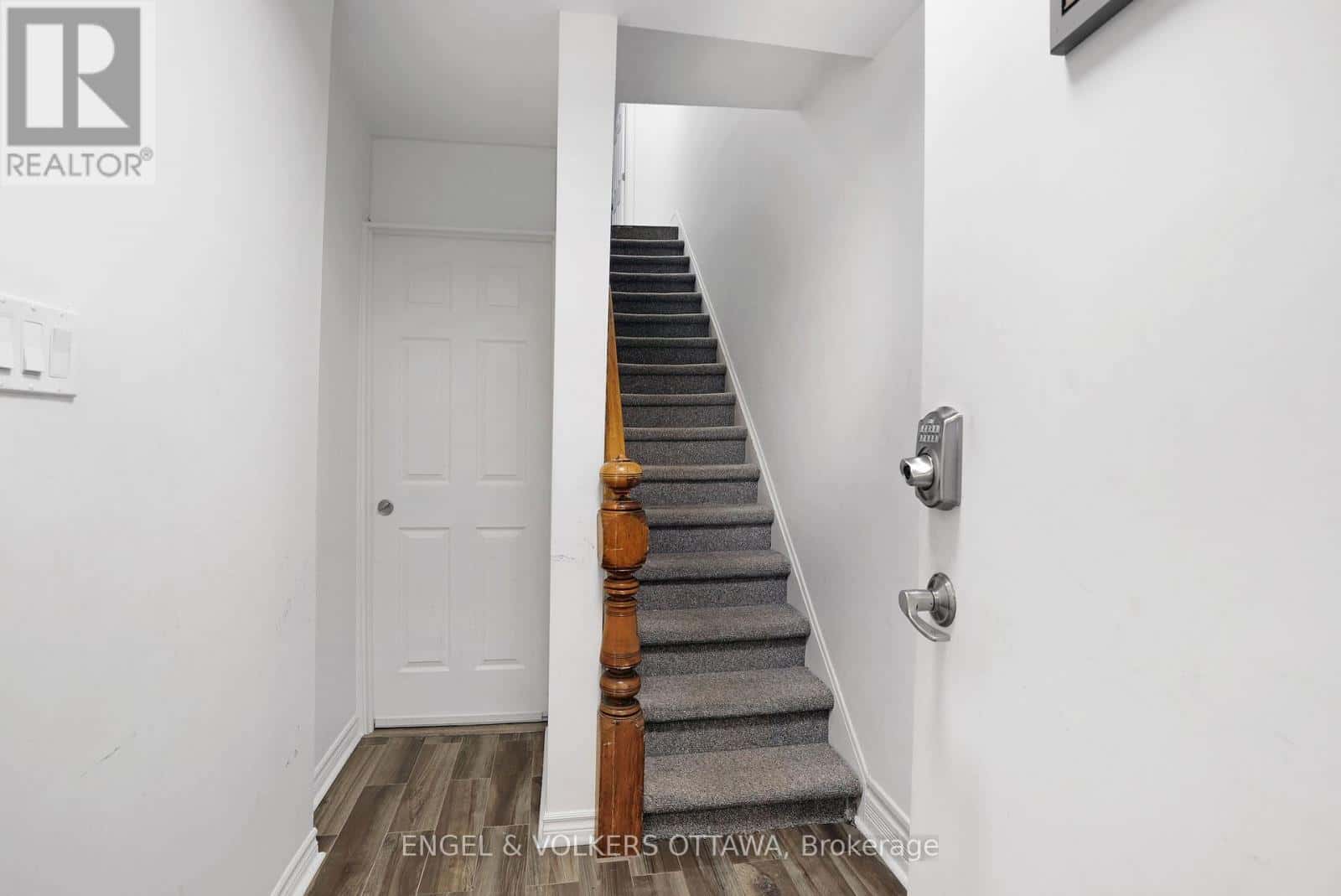 2 - 127 THIRD AVENUE — Ottawa - Photo 3 of 20