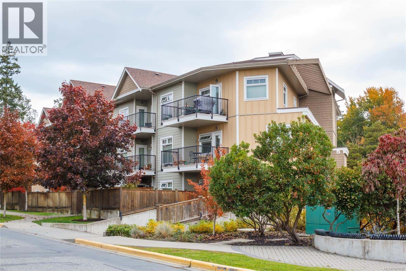 View Royal — View Royal - Photo 2 of 32