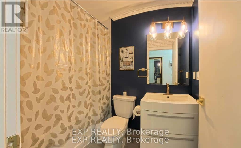 Toronto (Kensington-Chinatown) — Toronto (Kensington-Chinatown) - Photo 3 of 11