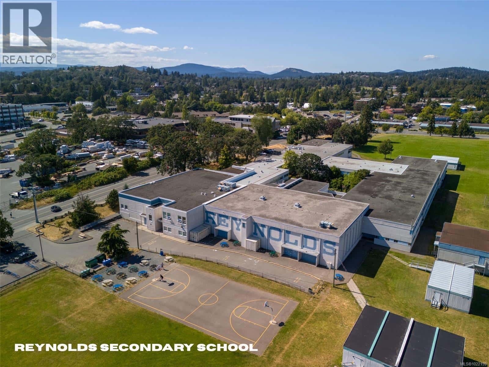 Saanich — Saanich - Photo 3 of 41