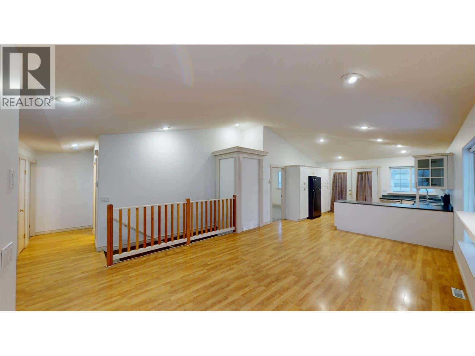 A 10007 111 AVENUE — Fort St. John, British Columbia - Photo 3 of 35