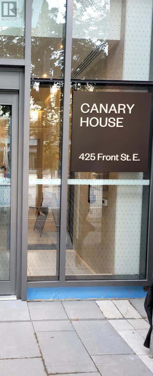 Toronto (Waterfront Communities) — Toronto (Waterfront Communities) - Photo 3 of 21