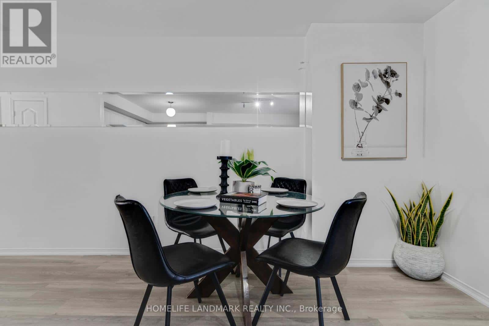 Mississauga (Churchill Meadows) — Mississauga (Churchill Meadows) - Photo 4 of 25