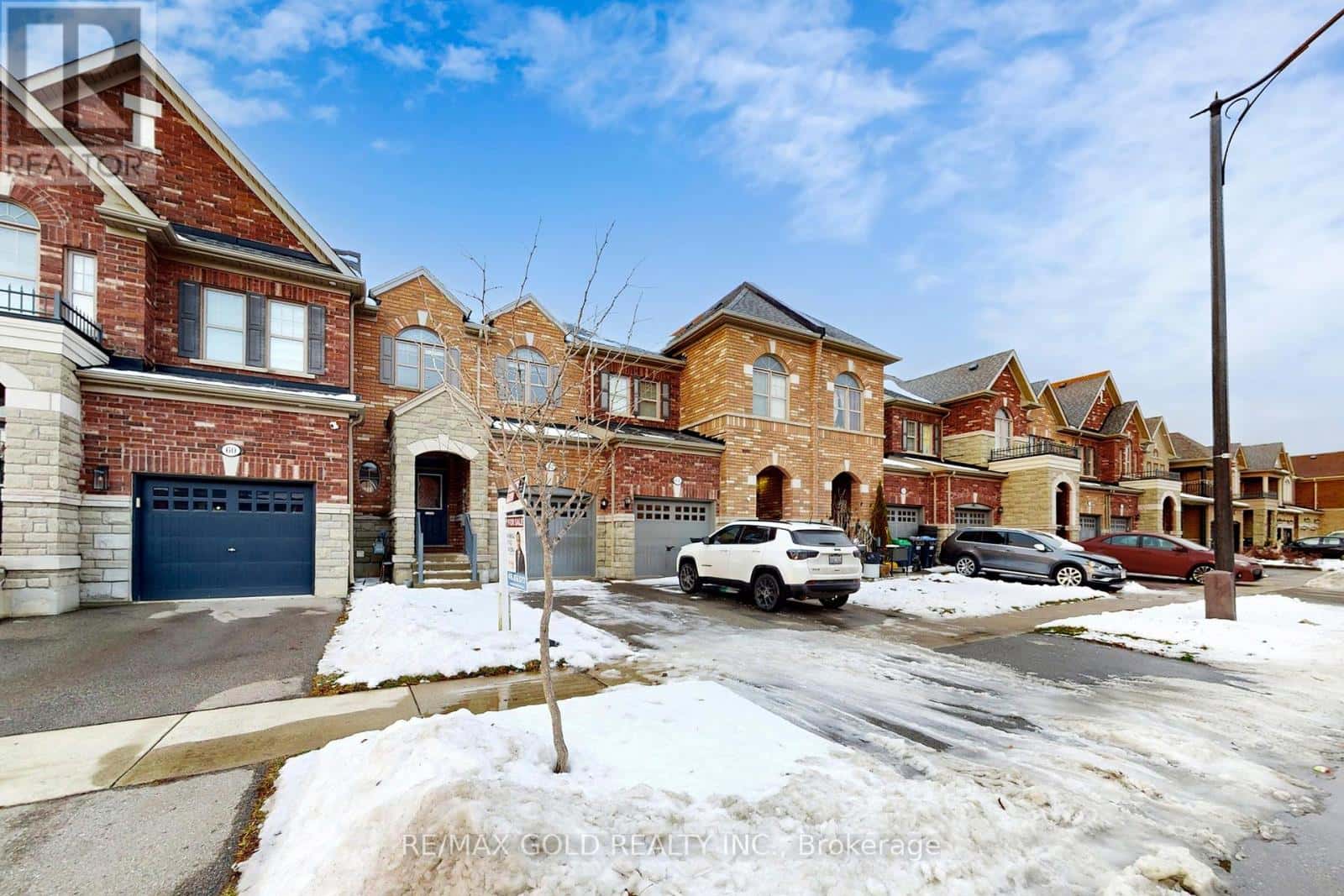 Brampton (Northwest Brampton) — Brampton (Northwest Brampton) - Photo 2 of 50