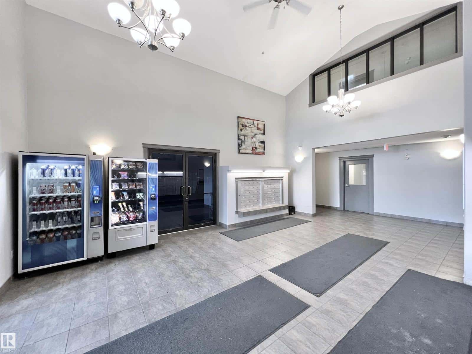 Edmonton — Edmonton - Photo 4 of 29