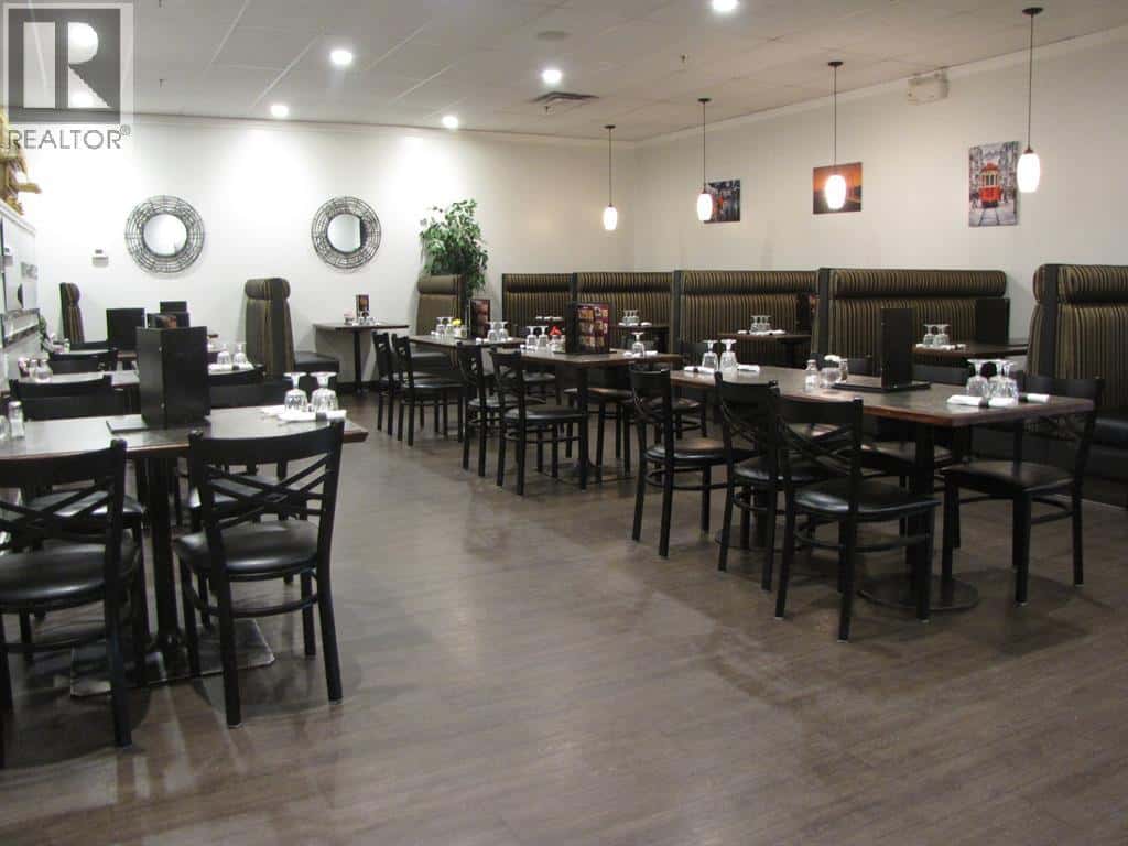 118, 4804 50 Street — Innisfail, Alberta - Photo 3 of 37