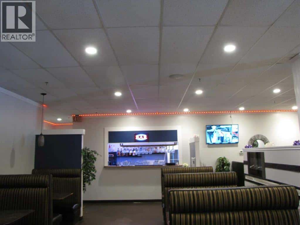 118, 4804 50 Street — Innisfail, Alberta - Photo 5 of 37