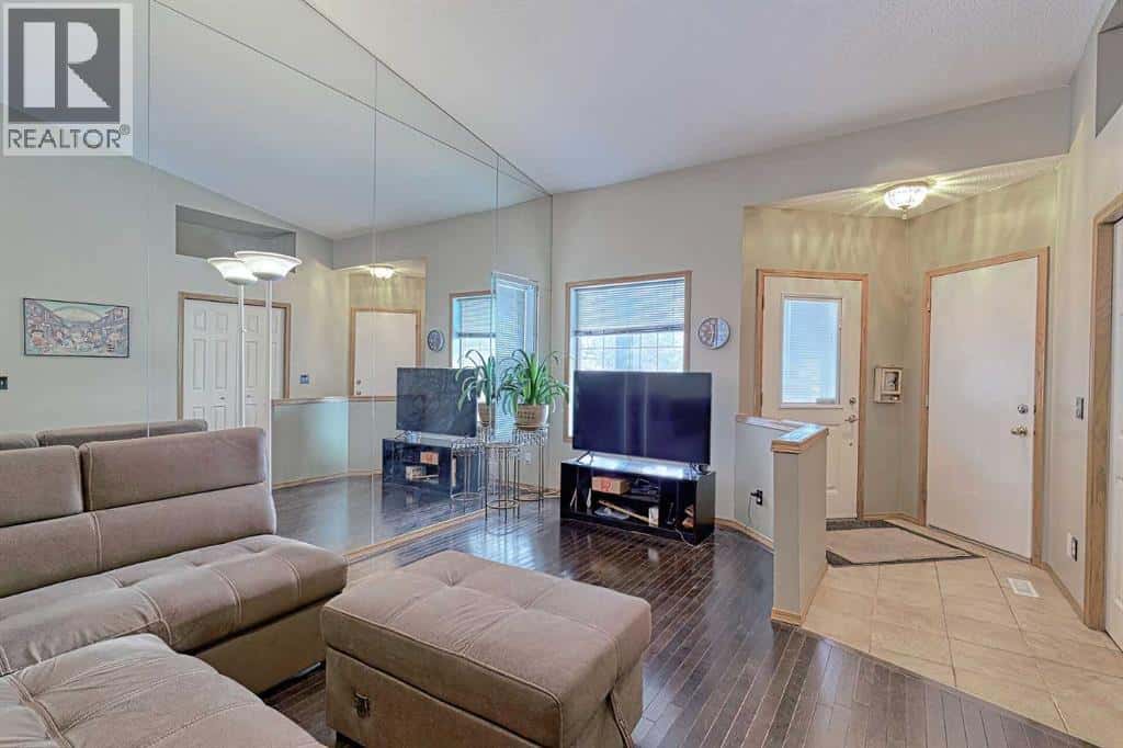 Calgary — Calgary - Photo 4 of 30