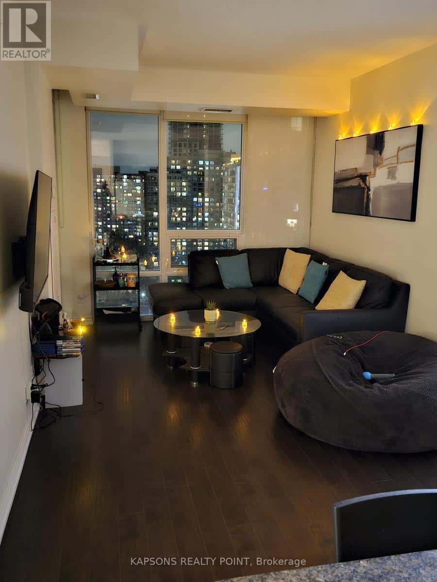 Mississauga (Fairview) — Mississauga (Fairview) - Photo 4 of 13