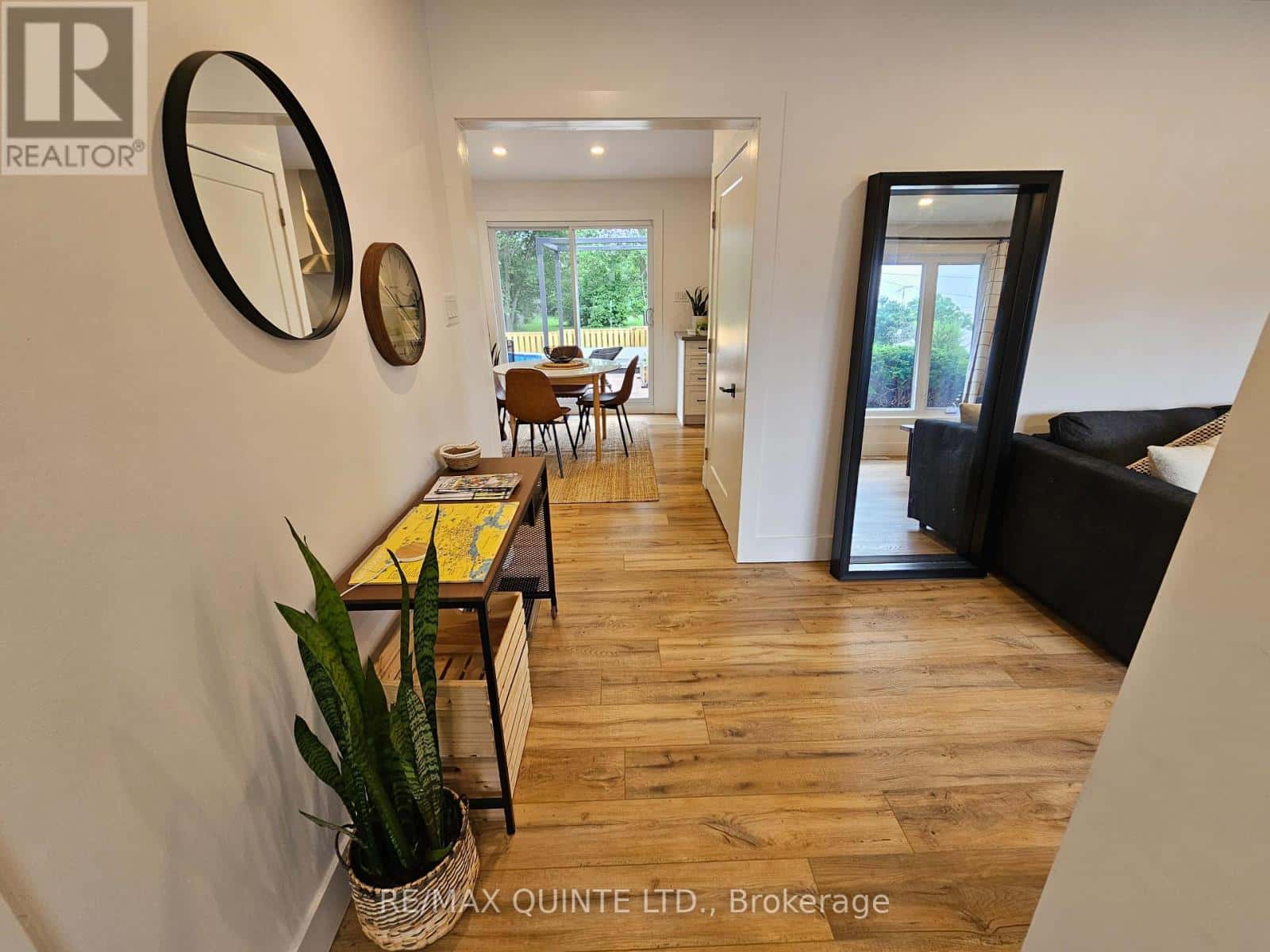 620 SIDNEY STREET — Belleville (Belleville Ward) - Photo 2 of 32