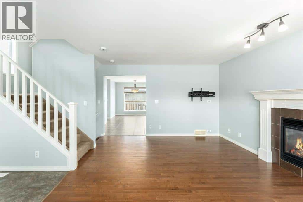 4 Lucky Place — Sylvan Lake, Alberta - Photo 5 of 36