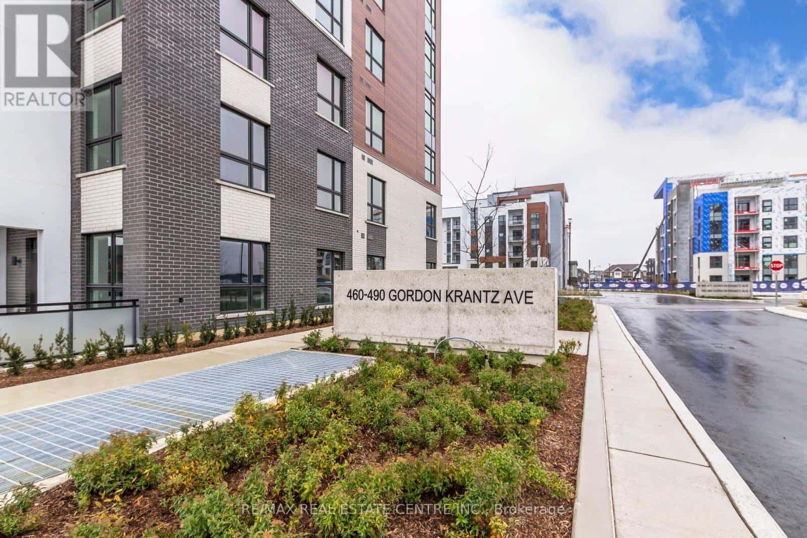 Milton (Walker) — Milton (Walker) - Photo 3 of 30