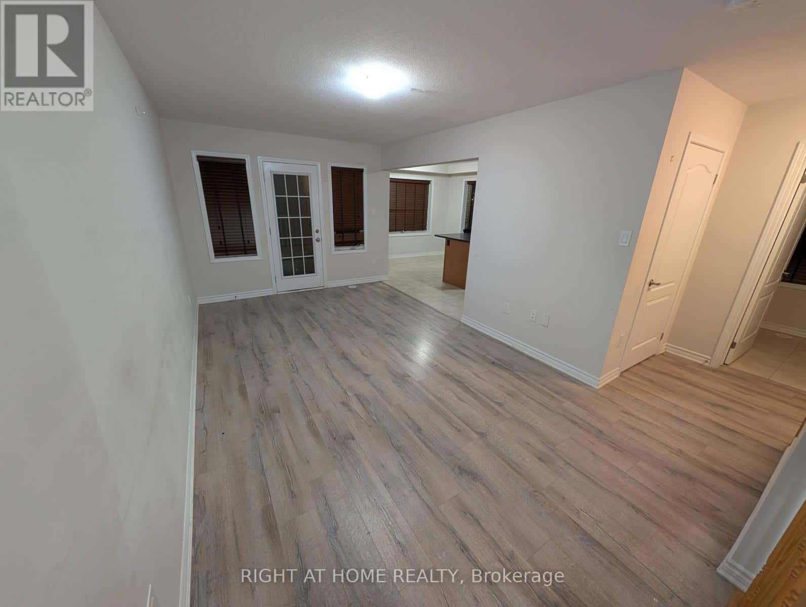 Kitchener — Kitchener - Photo 4 of 19