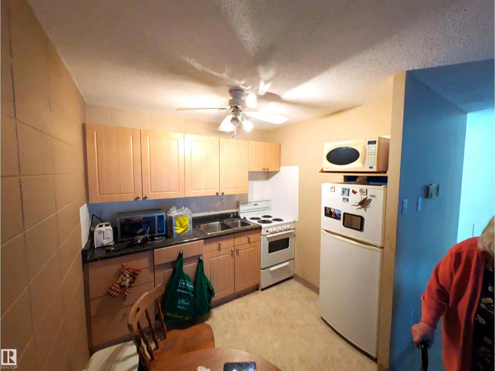 Edmonton — Edmonton - Photo 4 of 6