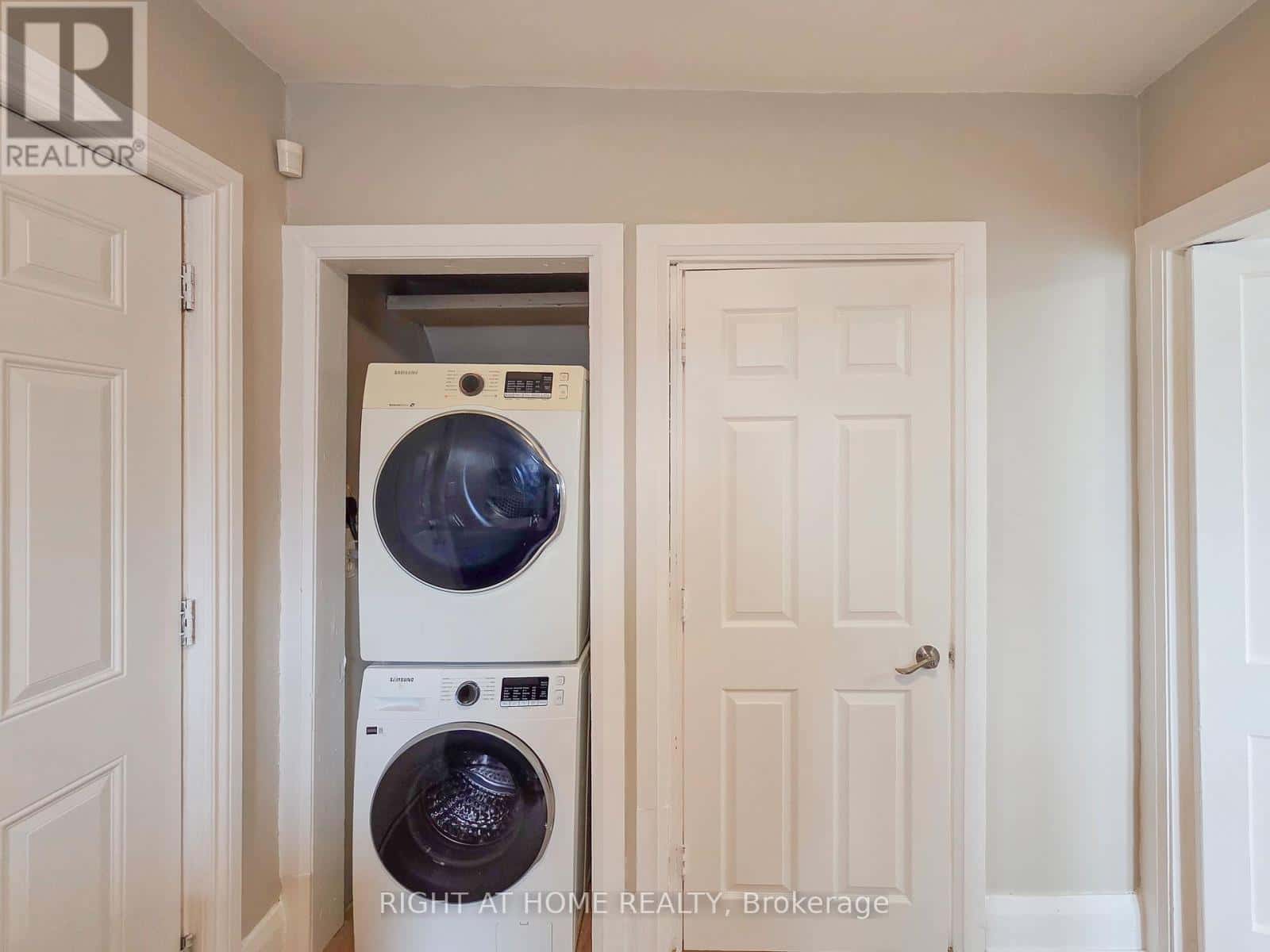 MAIN - 38 OLIVE AVENUE — Oshawa (Central) - Photo 5 of 21