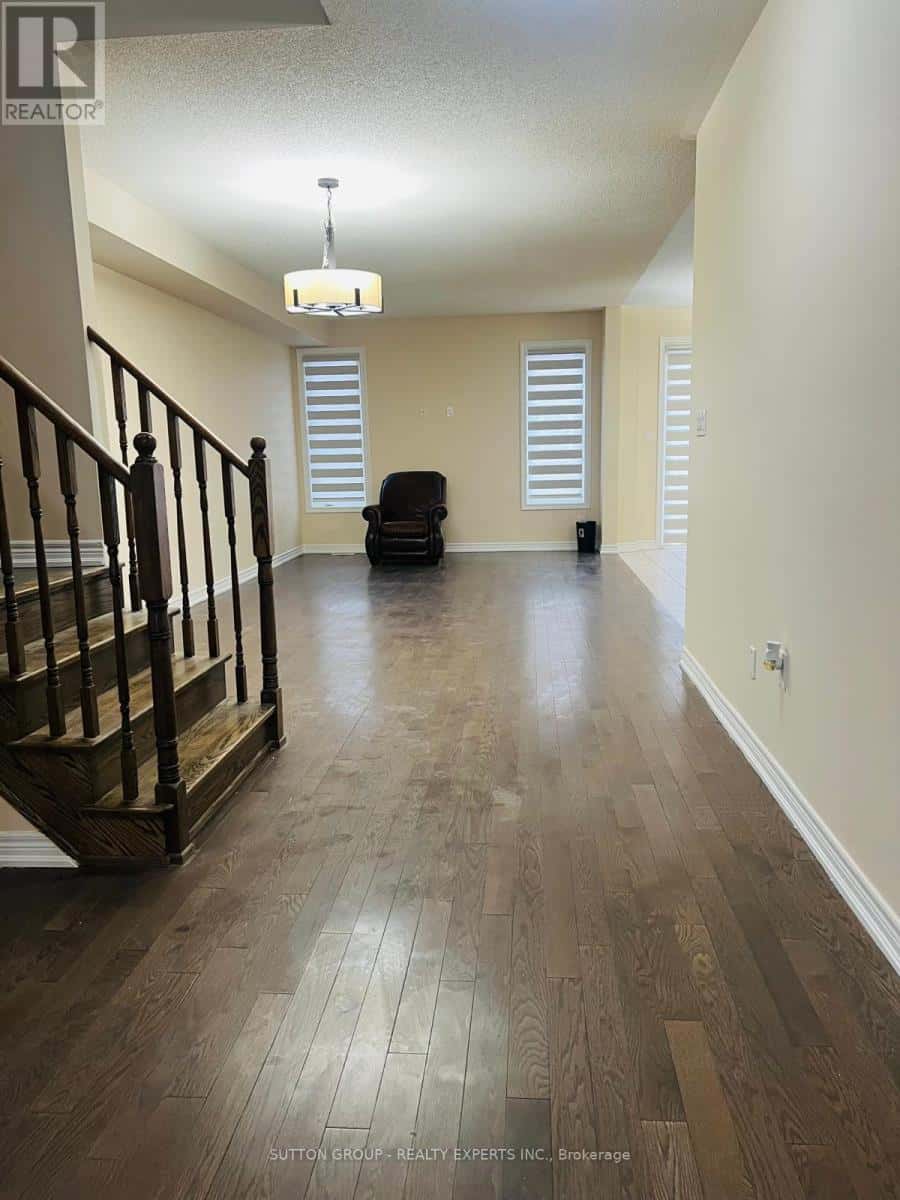 Brampton (Credit Valley) — Brampton (Credit Valley) - Photo 4 of 17