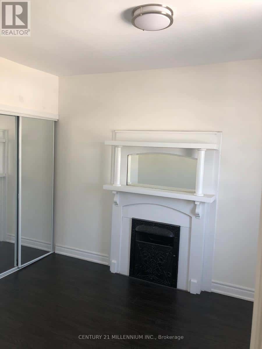 Toronto (Weston) — Toronto (Weston) - Photo 5 of 31