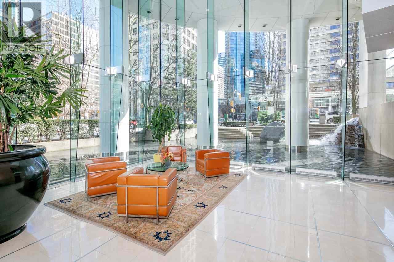 Vancouver — Vancouver - Photo 3 of 20