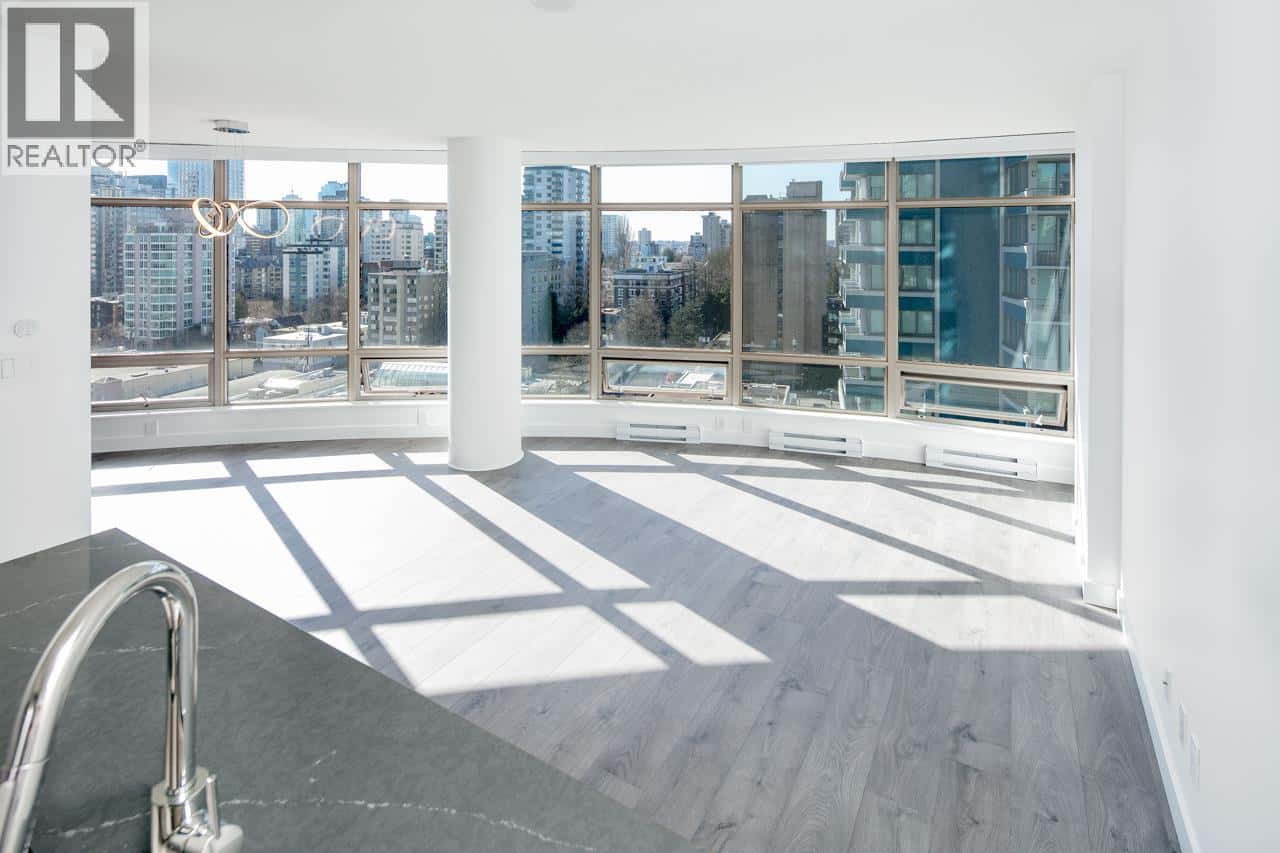 Vancouver — Vancouver - Photo 5 of 20